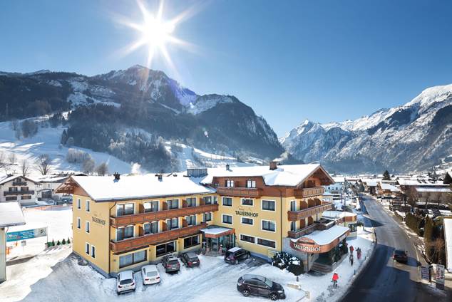 Exterior view Hotel Tauernhof in Kaprun